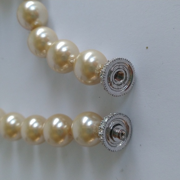 Chunky Faux Pearl Rhinestone Clasp Necklace Just Like Barbie! Vintage - Picture 4 of 4